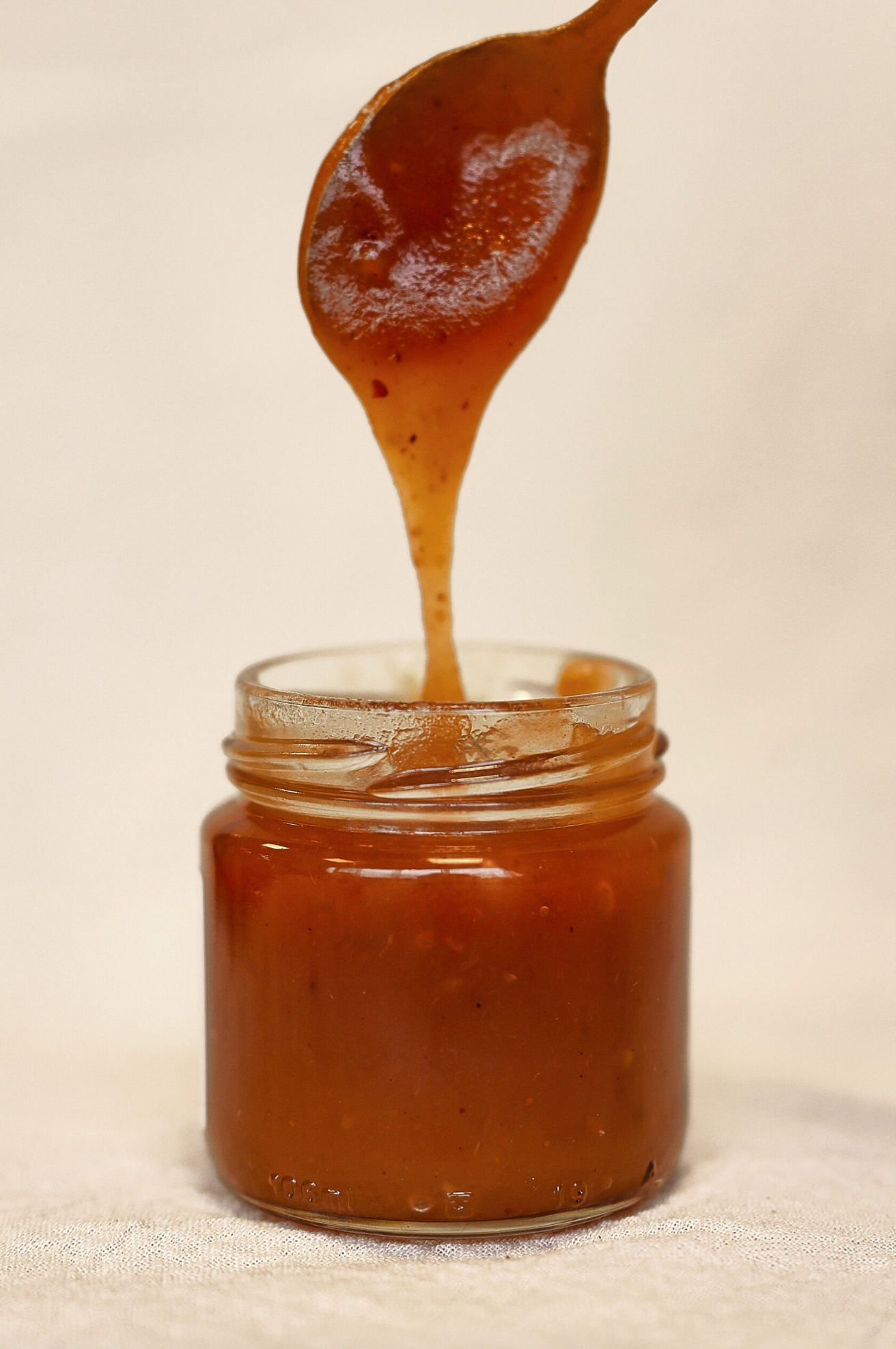 Marmelade med æbler og nødder