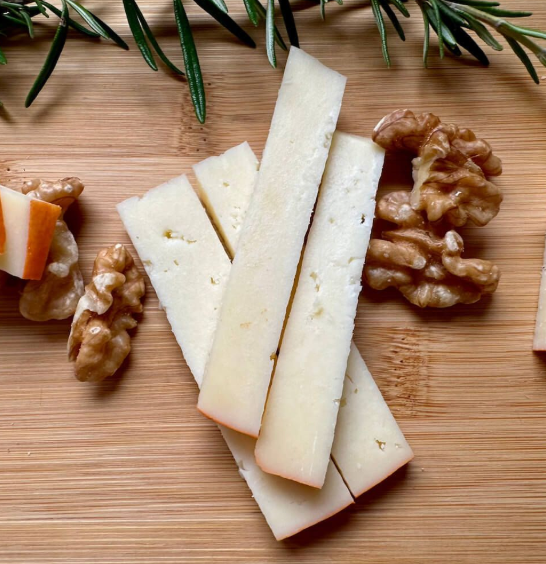 Mahon Semi-Cured Ost – Spansk delikatesse med fyldig smag