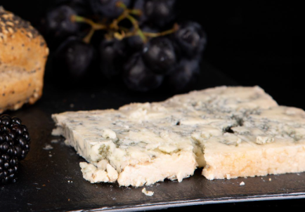 Cabrales Ost – Intens Blåskimmelost fra Spanien