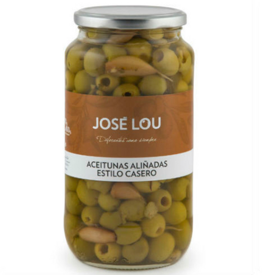 Grønne oliven med sten i krydderiblanding 550 g.